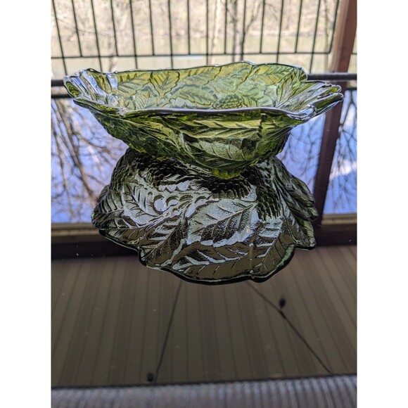 Vintage Indiana Glass Avocado Green Loganberry Leaf Pattern Candy Dish Bowl 7" - Picture 2 of 11